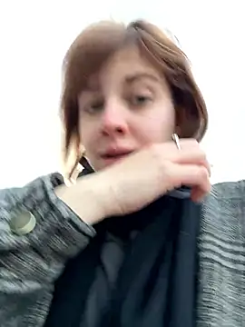 Snapshot of Only_April chatting on 11/14/25, 11:31 Only April online show from 11/14/25, 11:31