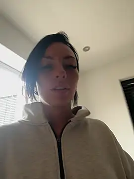 BELLABLACKXUK online show from 06/01/26, 10:17