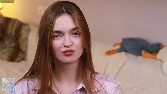 Snapshot of MarianFares chatting on 10/02/25, 07:21 MarianFares online show from 10/02/25, 07:21