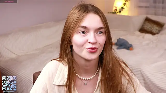 Snapshot of MarianFares chatting on 10/10/25, 10:53 MarianFares online show from 10/10/25, 10:53