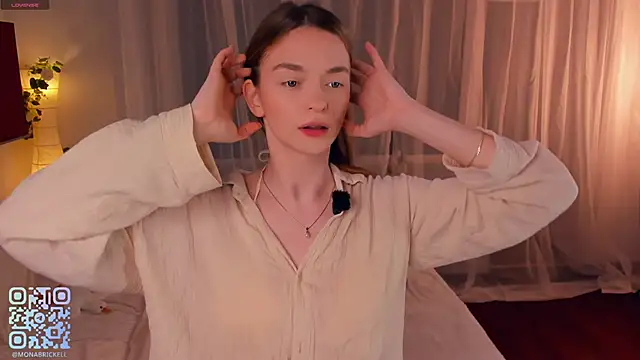 Snapshot of MarianFares chatting on 10/20/25, 07:25 MarianFares online show from 10/20/25, 07:25