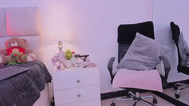 AbbySaennz online show from 09/16/25, 07:31