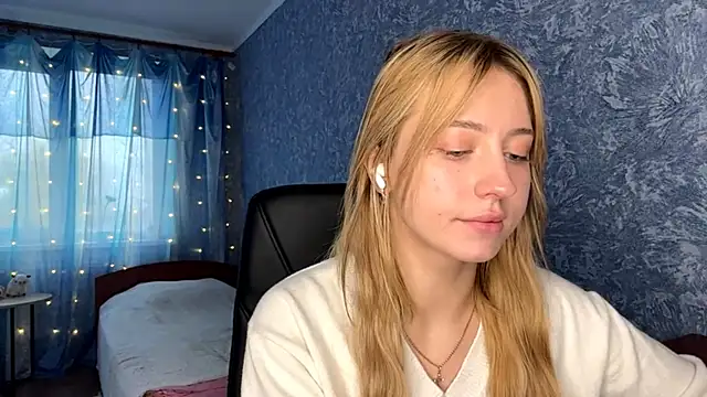 Jetta Corsacami online show from 10/09/25, 11:19