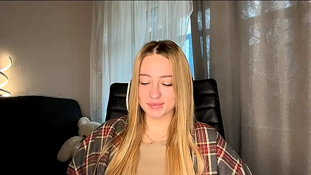 Jetta Corsacami online show from 10/24/25, 06:43