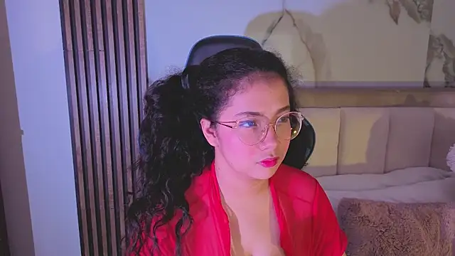 Snapshot of LunaRosse_ chatting on 10/07/25, 12:13 LunaRosse  online show from 10/07/25, 12:13