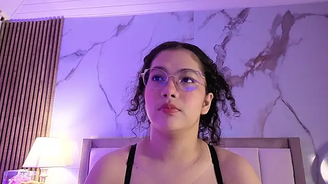 Snapshot of LunaRosse_ chatting on 11/10/25, 12:04 LunaRosse online show from 11/10/25, 12:04