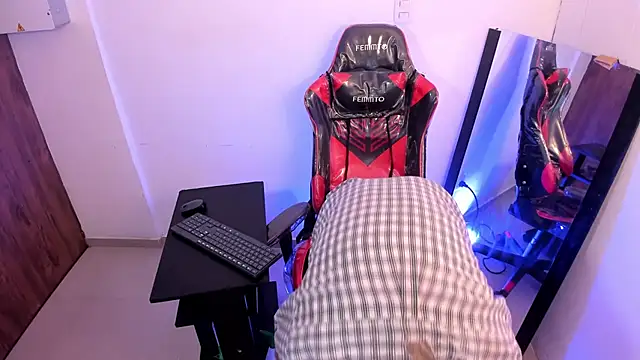 juanmechanic  online show from 11/06/25, 06:03