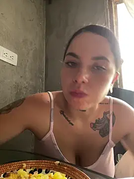 Snapshot of Lali_HOtt chatting on 06/11/26, 09:13 Lali HOtt online show from 06/11/26, 09:13