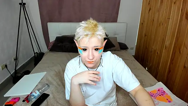 KayleBloom online show from 09/17/25, 03:41
