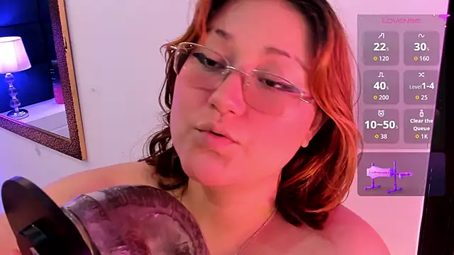 isa grey  online show from 09/26/25, 04:38