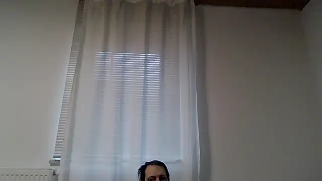 Snapshot of XLBarehengst chatting on 10/05/25, 06:12 XLBarehengst online show from 10/05/25, 06:12