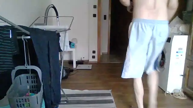 Snapshot of XLBarehengst chatting on 10/09/25, 02:59 XLBarehengst online show from 10/09/25, 02:59