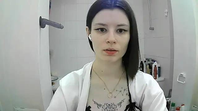 Snapshot of EdlinEngelby chatting on 09/18/25, 04:20 EdlinEngelby online show from 09/18/25, 04:20