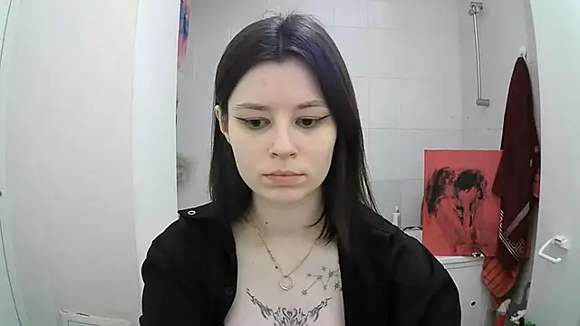 Snapshot of EdlinEngelby chatting on 09/19/25, 04:18 EdlinEngelby online show from 09/19/25, 04:18