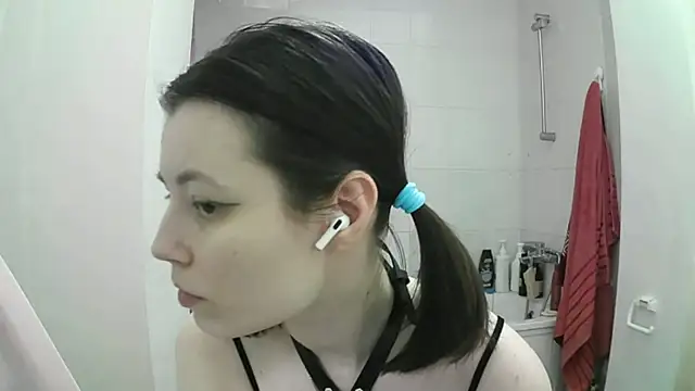 Snapshot of EdlinEngelby chatting on 10/04/25, 03:43 EdlinEngelby online show from 10/04/25, 03:43