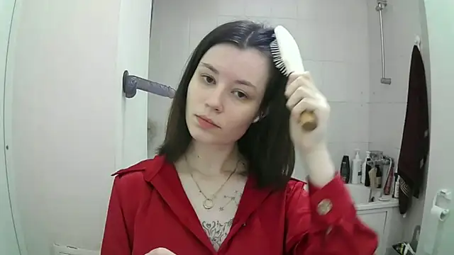 Snapshot of EdlinEngelby chatting on 10/05/25, 08:45 EdlinEngelby online show from 10/05/25, 08:45