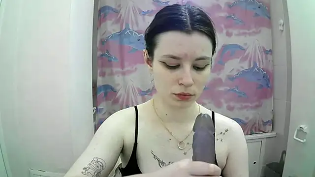 Snapshot of EdlinEngelby chatting on 10/06/25, 02:03 EdlinEngelby online show from 10/06/25, 02:03