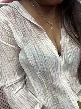 Snapshot of Naughty-Kamini chatting on 10/30/25, 05:24 Naughty-Kamini online show from 10/30/25, 05:24