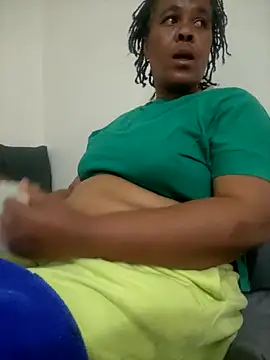 Ebonyboobsmilk online show from 10/21/25, 05:46