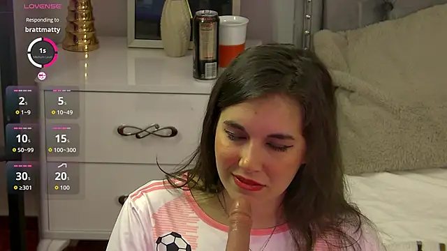 LolaButtie online show from 06/30/26, 06:36