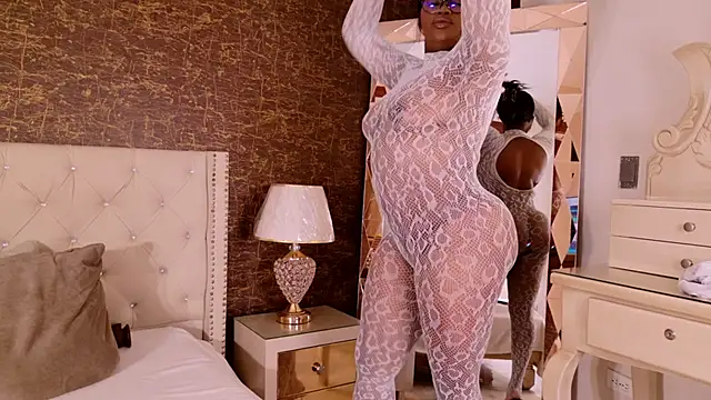 Snapshot of kaylie_mitchel chatting on 11/05/25, 11:05 kaylie mitchel online show from 11/05/25, 11:05