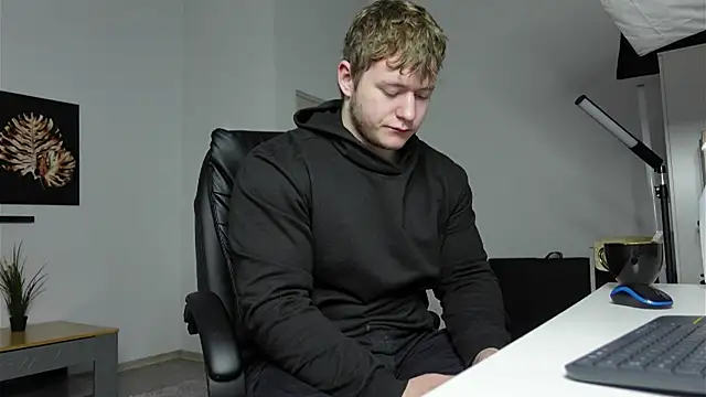 Richard Dullas online show from 10/05/25, 05:28