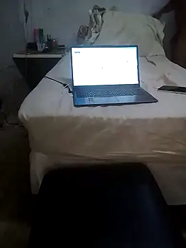 Snapshot of Ghost5943 chatting on 11/02/25, 10:01 Ghost5943 online show from 11/02/25, 10:01