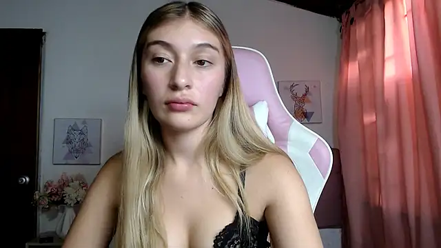 SophiaaLee online show from 03/13/26, 10:49