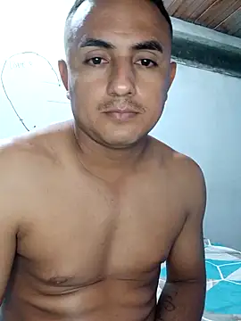 Snapshot of Geral_Yeraldyn09 chatting on 10/18/25, 01:08 Geral Yeraldyn09 online show from 10/18/25, 01:08