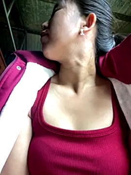 Huong-Ly online show from 12/16/25, 03:00