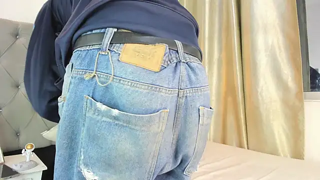 Snapshot of d3rke_666 chatting on 10/17/25, 04:26 d3rke 666 online show from 10/17/25, 04:26