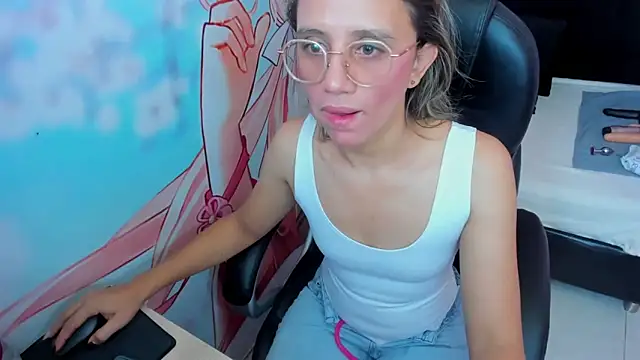 StarletTays online show from 09/19/25, 04:03