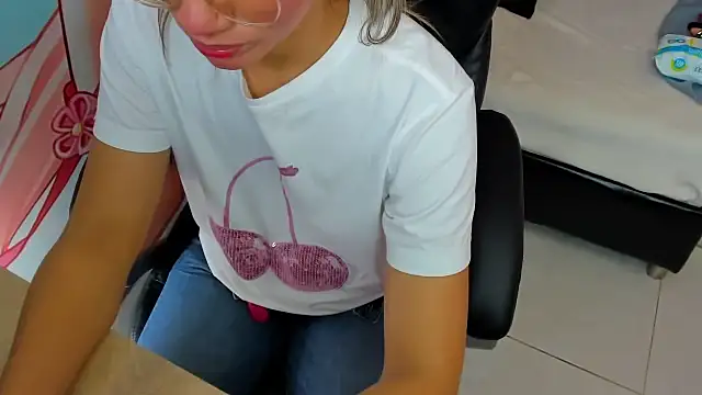 StarletTays online show from 10/18/25, 12:02