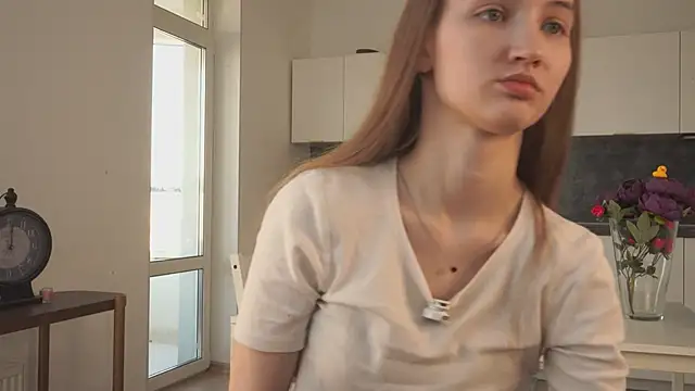 HenriettaCoppinger online show from 10/18/25, 10:05