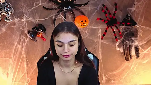 Leila Hefner online show from 10/23/25, 03:17