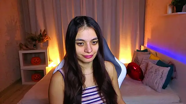 Leila Hefner online show from 11/26/25, 03:07