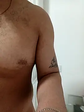 Snapshot of a23c43 chatting on 10/19/25, 11:00 a23c43 online show from 10/19/25, 11:00