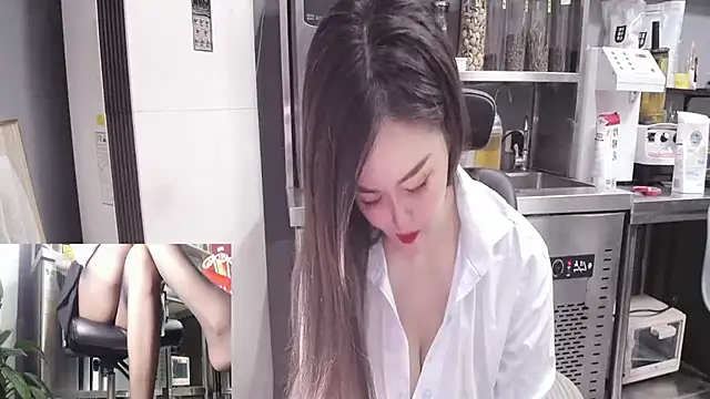 Eileen-L online show from 09/14/25, 07:07