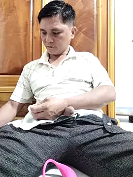 Snapshot of hotboy2x chatting on 09/30/25, 12:43 hotboy2x online show from 09/30/25, 12:43