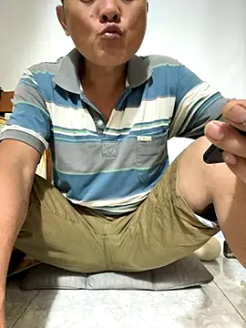 Snapshot of hotboy2x chatting on 10/10/25, 12:20 hotboy2x online show from 10/10/25, 12:20