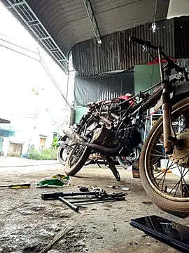 Snapshot of hotboy2x chatting on 10/11/25, 01:05 hotboy2x online show from 10/11/25, 01:05