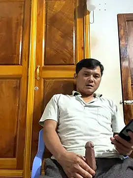 Snapshot of hotboy2x chatting on 10/29/25, 01:08 hotboy2x online show from 10/29/25, 01:08