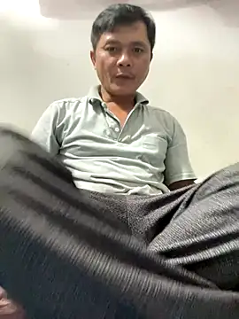 Snapshot of hotboy2x chatting on 12/14/25, 10:53 hotboy2x online show from 12/14/25, 10:53