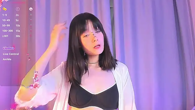 Honeey Beee online show from 09/17/25, 07:15