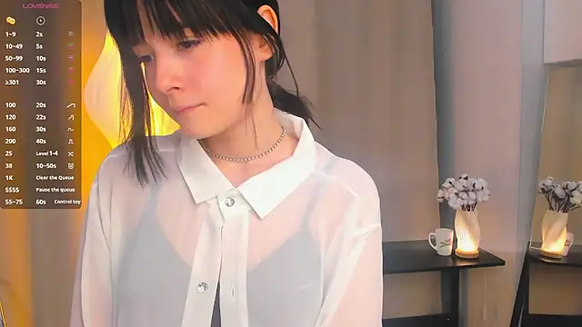 Honeey Beee online show from 09/21/25, 08:54