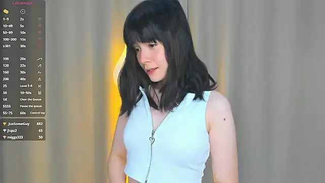 Honeey Beee online show from 09/24/25, 07:17