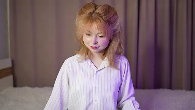 Stella Vanila online show from 10/04/25, 11:14