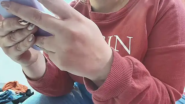 Snapshot of dominant_hipss chatting on 10/03/25, 02:30 dominant hipss online show from 10/03/25, 02:30