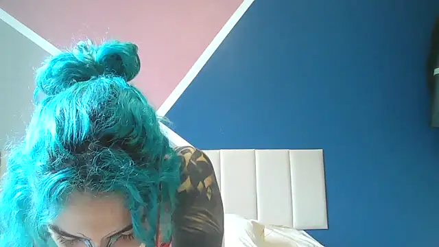 peetitefairy online show from 10/18/25, 06:52