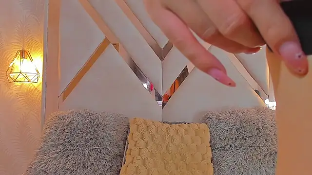 Snapshot of anni_honeyriveras chatting on 09/24/25, 07:06 anni honeyriveras online show from 09/24/25, 07:06